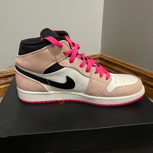 Air Jordan 1 Mid SE